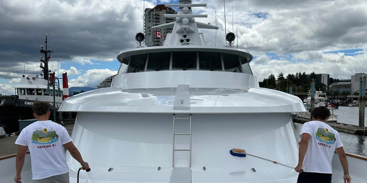 Helping boat owners rediscover perfection, one detail at a time.