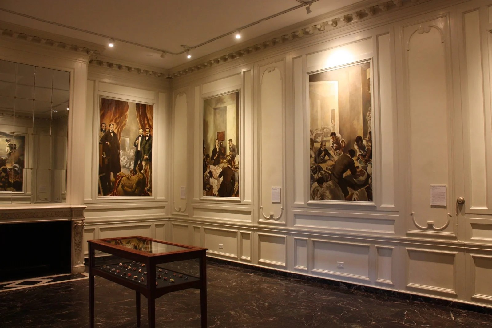 Hall of Murals inside the Surgical Science Museum Chicago