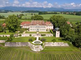 PHOTOGRAPHY WEEKEND AT THE CHATEAU DE VULLIERENS @ Château de Vullierens