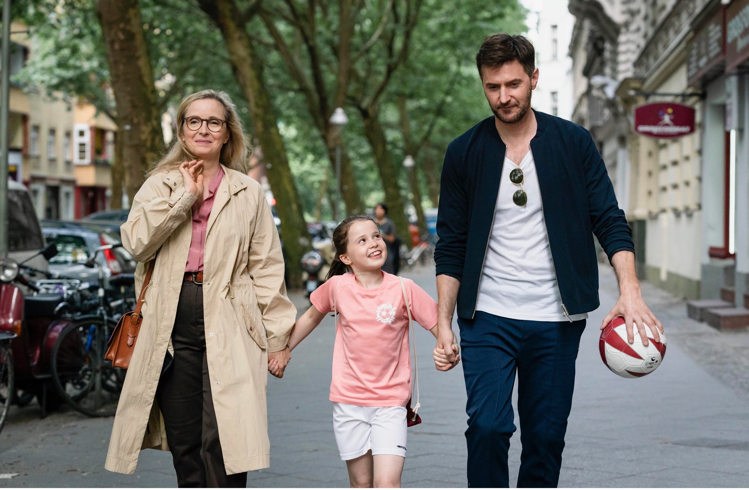 Interview: My Zoe Filmmaker and Actor Julie Delpy on Morality in Science,  Her Love of Sci-Fi and Swearing in French | Third Coast Review
