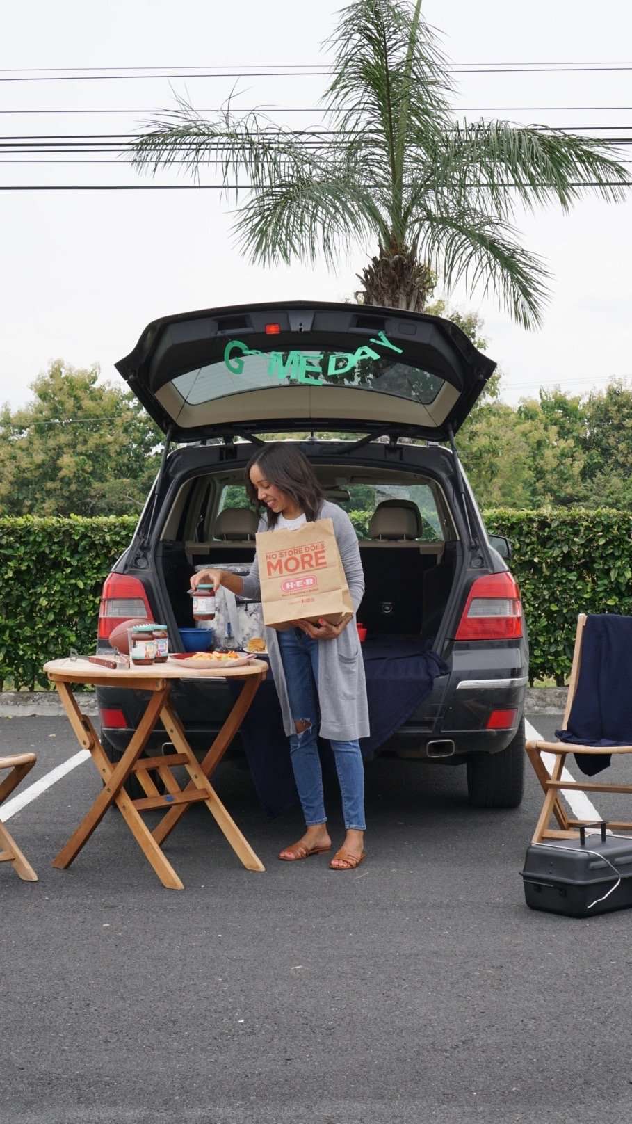 Pioneer Woman BBQ Sauces, Tailgate ideas, tailgating, bbq, bbq sandwiches, bbq meal, bbq chicken, chicken, bbq chicken recipe, recipe