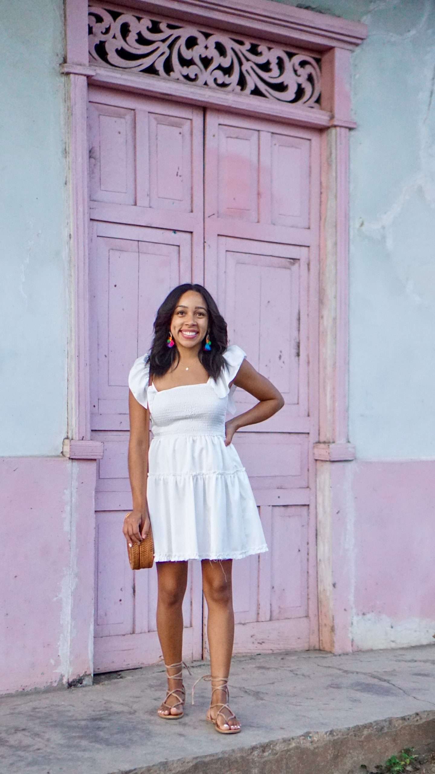 little white dress to wear this spring and summer or to go on vacation.