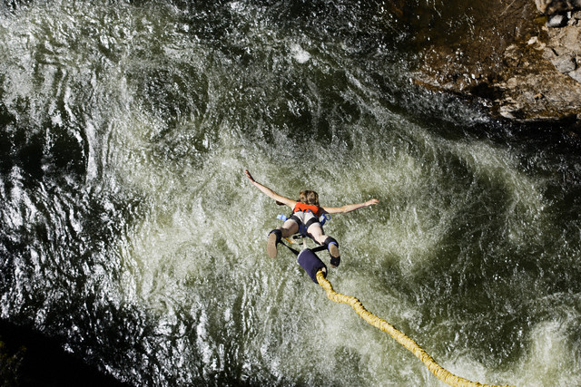Jumpingly Bungy jumping