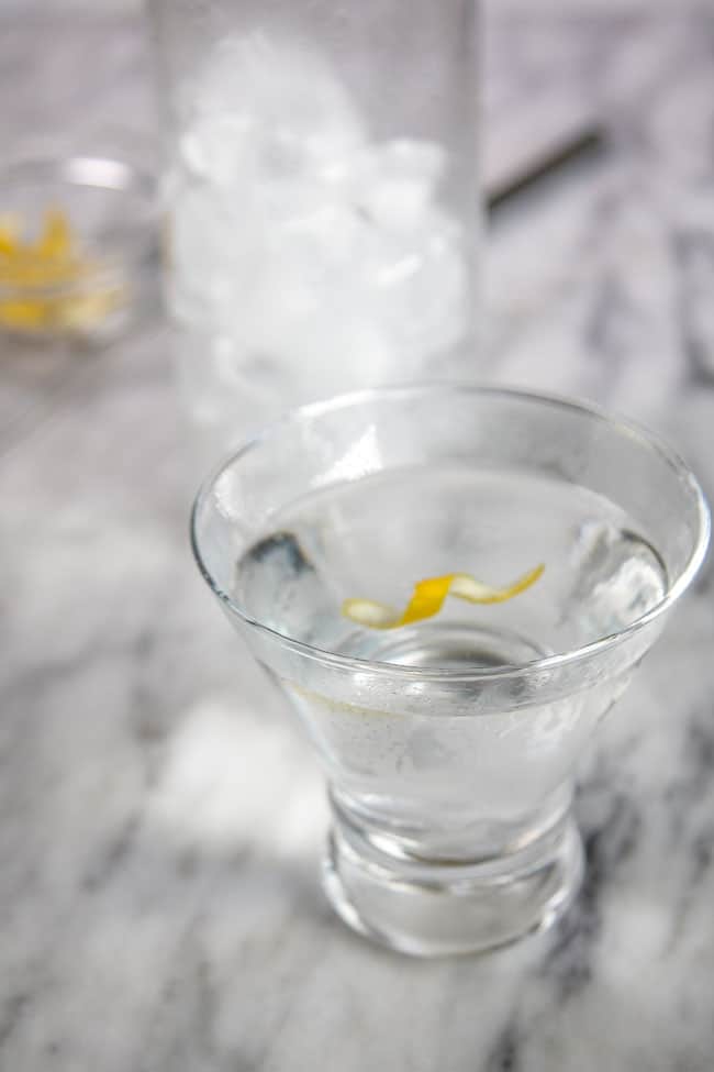 How to make a gin martini like a bartender
