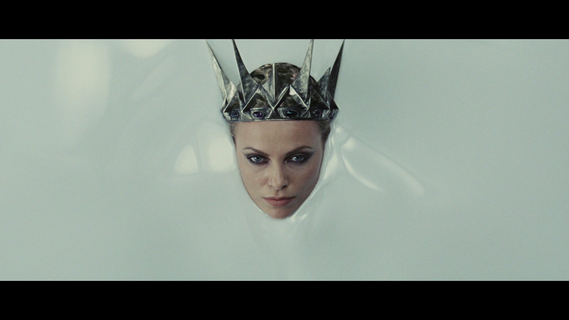 Oscar Frontrunners Snow White \u0026 The Huntsman | Thread By Thread: Costumes  on Screen, image size:1200x675