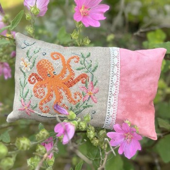 NEEDLEWORK MARKETPLACE Octopus Bubble by Love Poppet