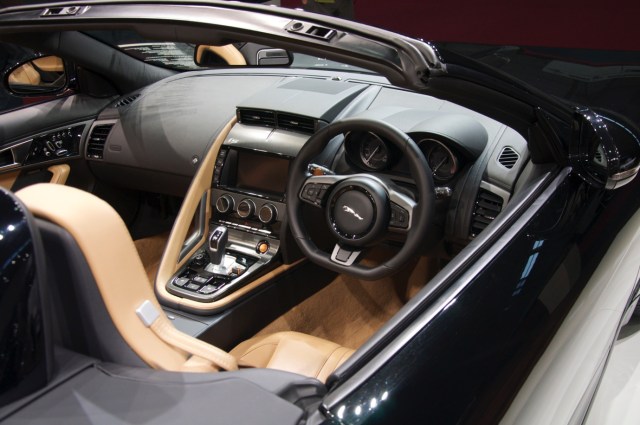 The interior of a car

Description automatically generated