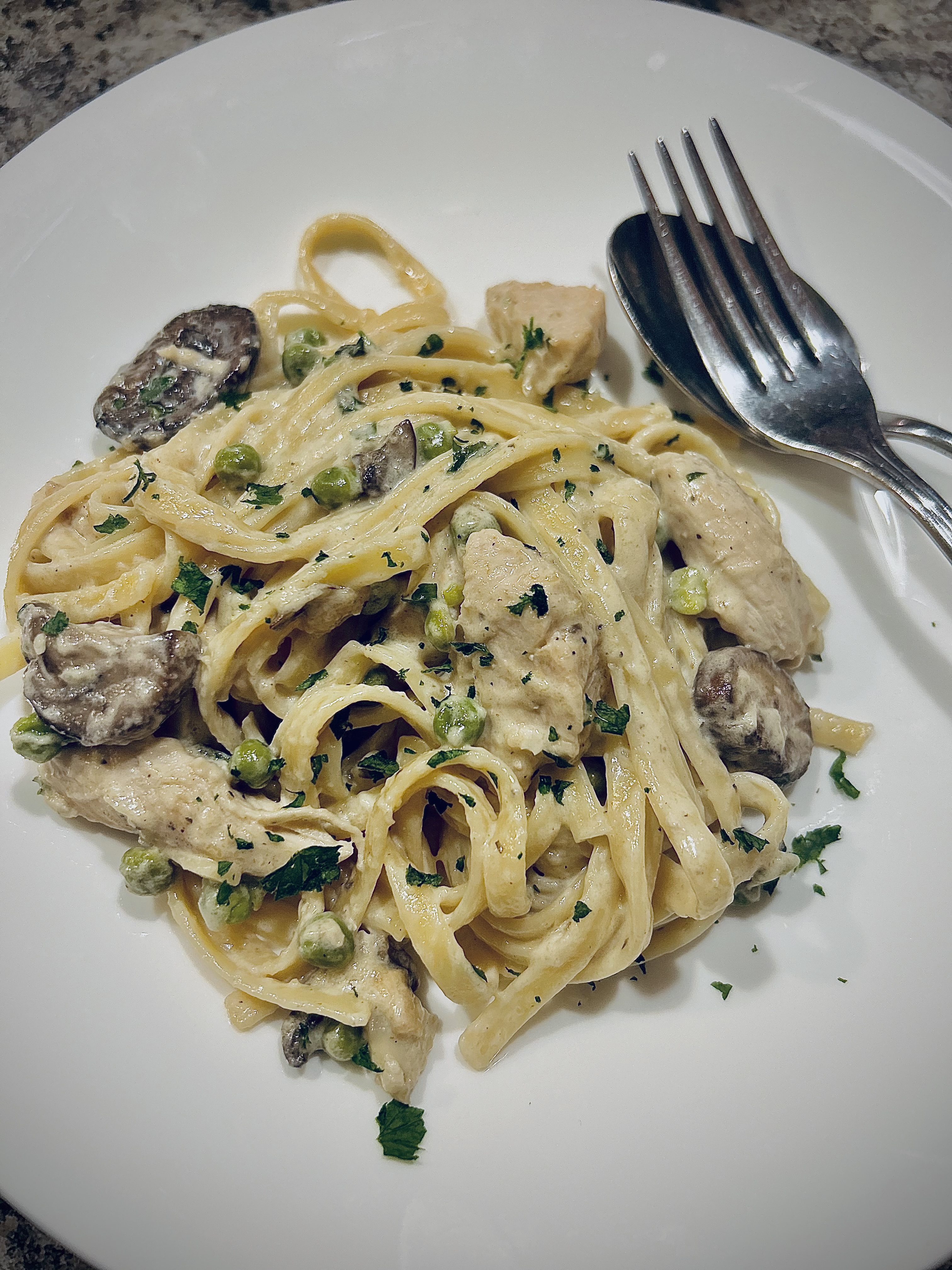 Chicken Alfredo with Mushrooms and Peas