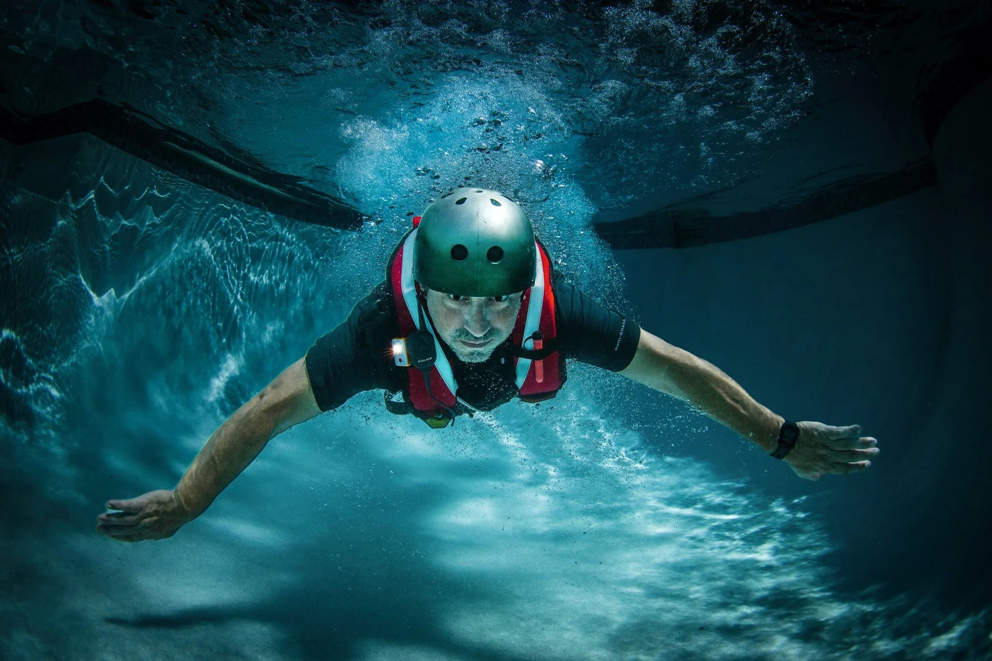 Throwraftﾂｮ Unveils Revolutionary Neutral Buoyancy Life Jacket邃 Technol