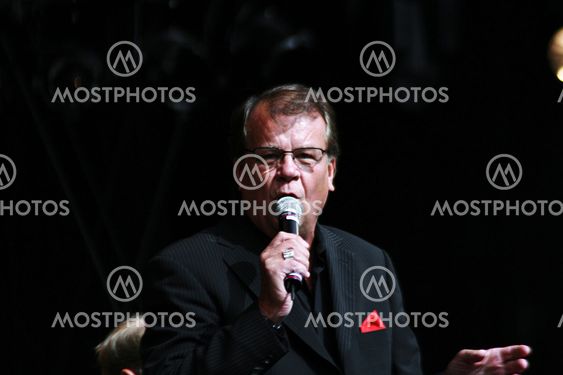 Lämnad kan man ju bli av olika anledningar. Lasse Berghagen By Erika Bertsjo Mostphotos