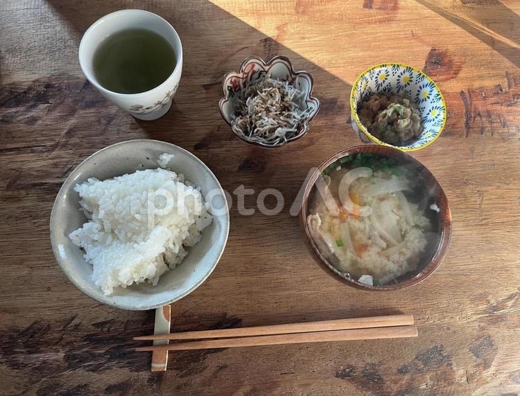 朝食
