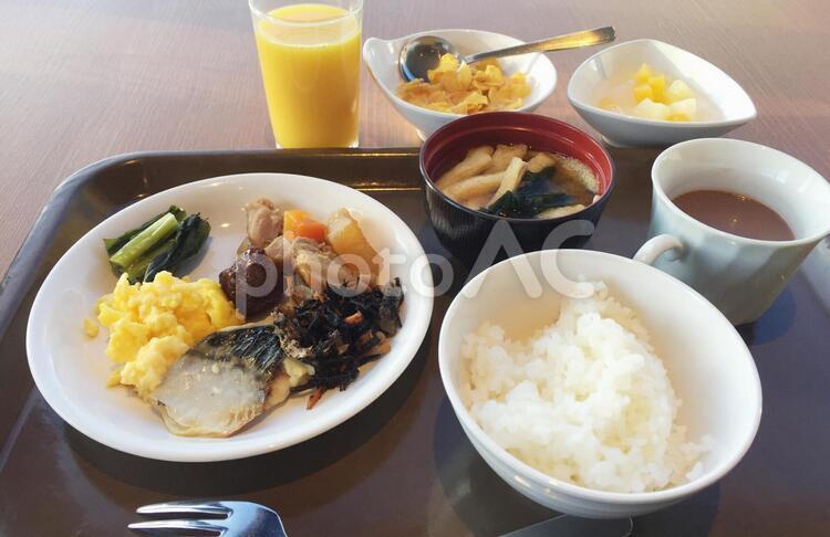 朝食