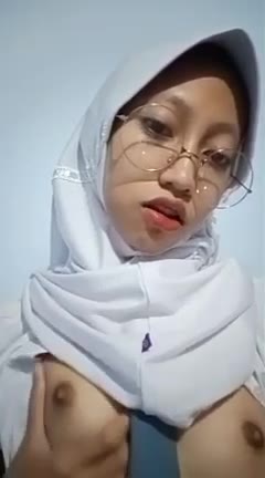 TETE ANAK SMP MAININ