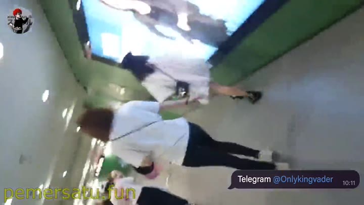 P6 Ngintip Di Eskalator Viral