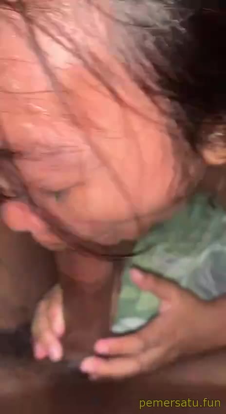 6 Porno Bokep karin abg binal 18yo suka ngewe outdoor 