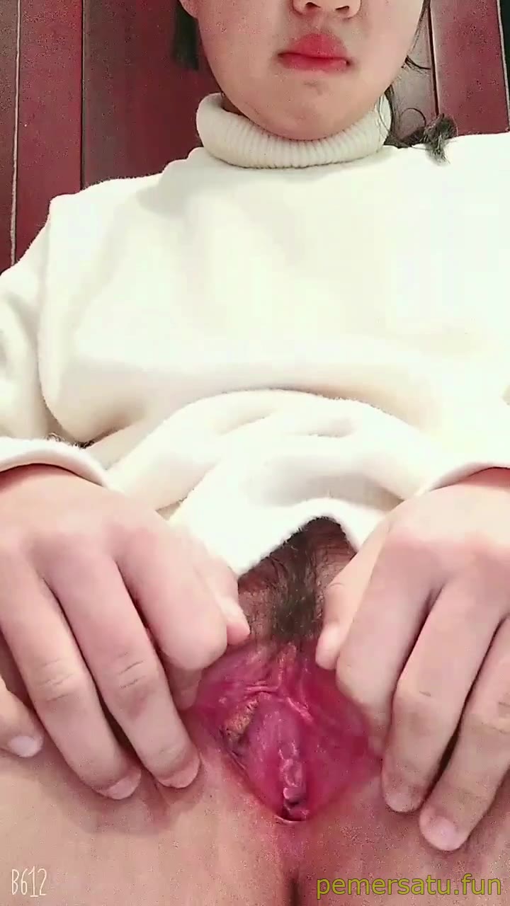 P2 Memek Pink Berjembut Becek