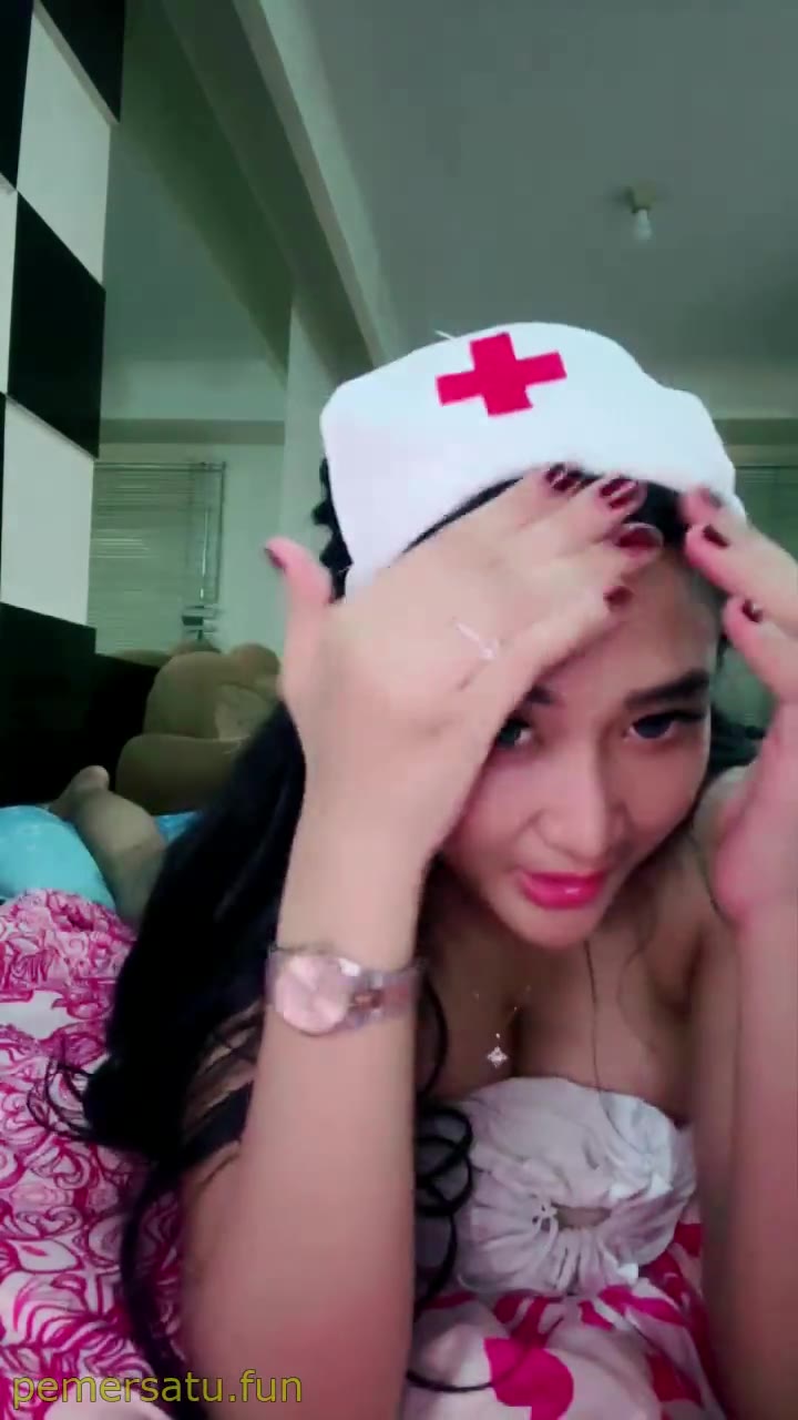 Viral Cosplay Suster Sange