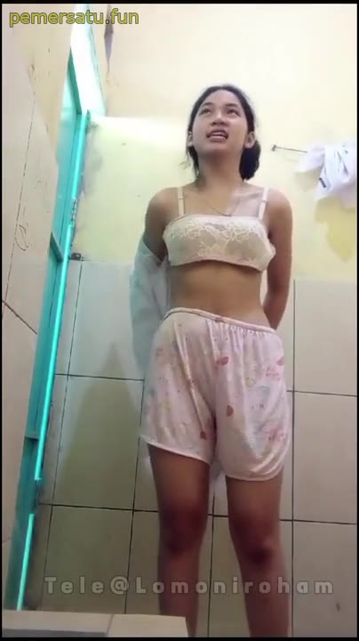 P1 Dina Esema Hijab 18yo Cantik Putih Mulus