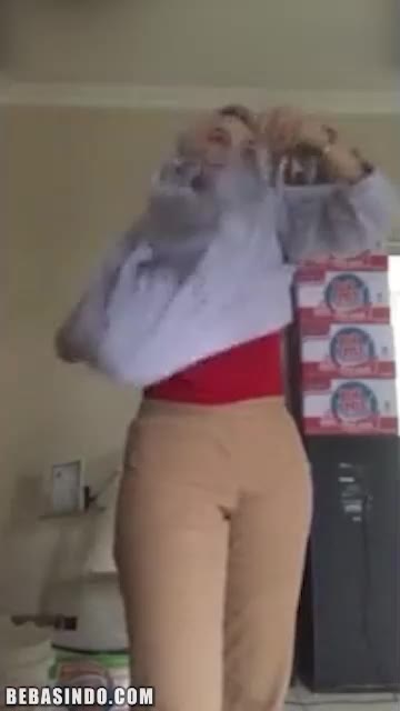 4692-Bokep-Indo-Tiktoker-Jilbab-Pamer-Toket-Gede-Bulat