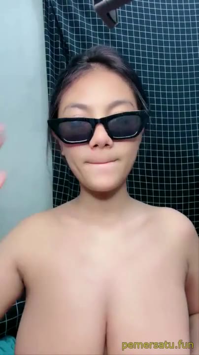 P4 Dinda 18yo Makin Gede Aja Toketnya