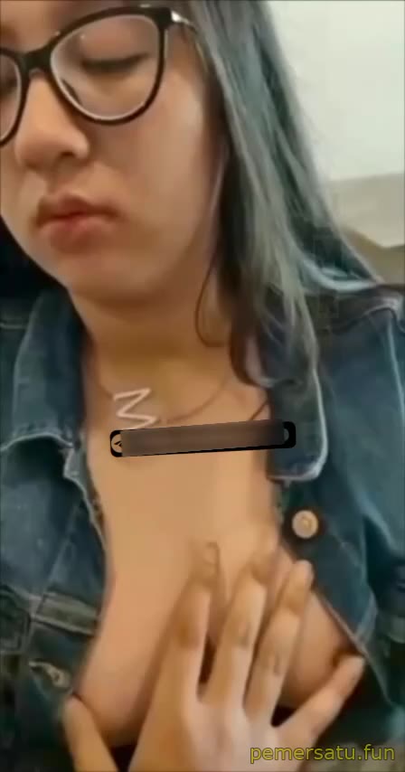 Nenennya Kacamata Pasrah Dimainin