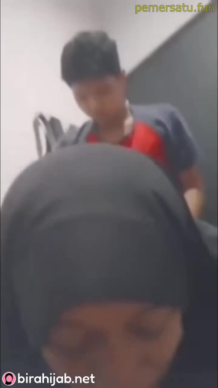 Mandi ESMP Belajar Ewe Di Kamar