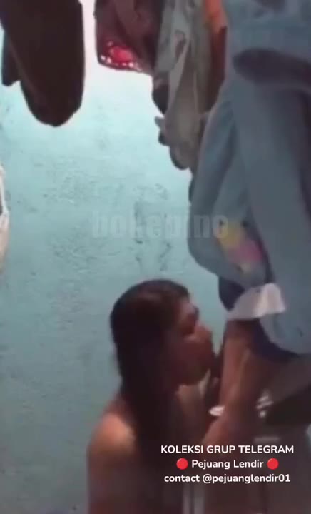 EWE NIAT NGINTIP MANDI MALAH DI SURUH