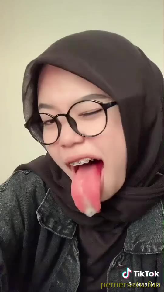 P1 Hijab Sange Halu Crot Di Mulut Kangen Kontol Gede