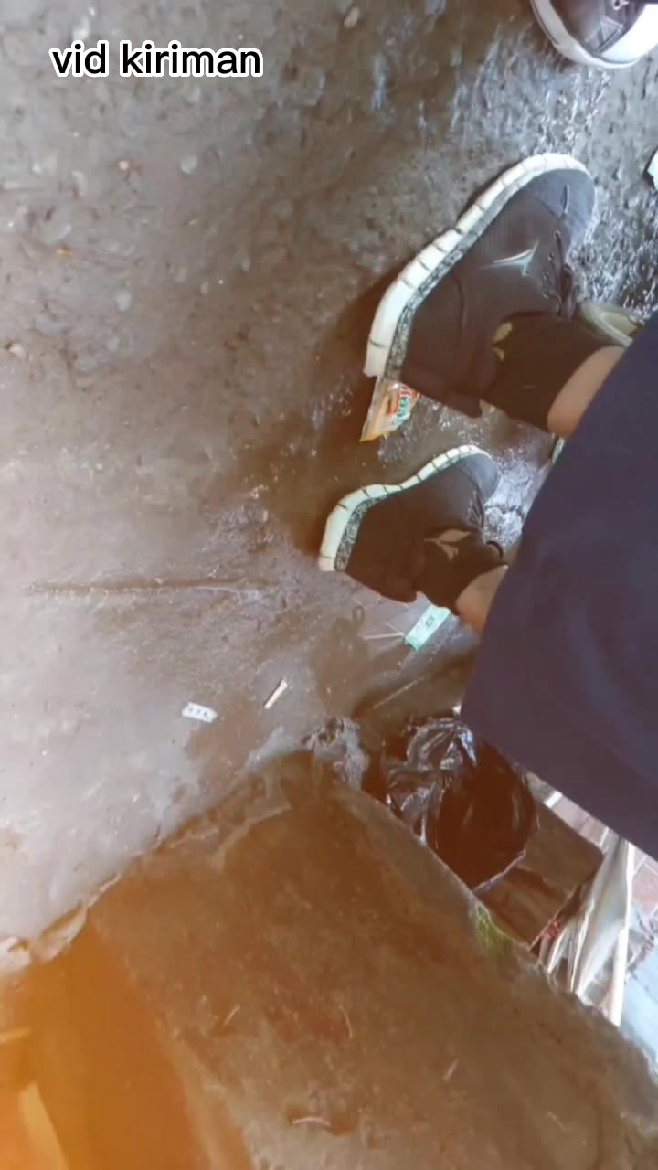 4 Ngintip Rok Sekolah