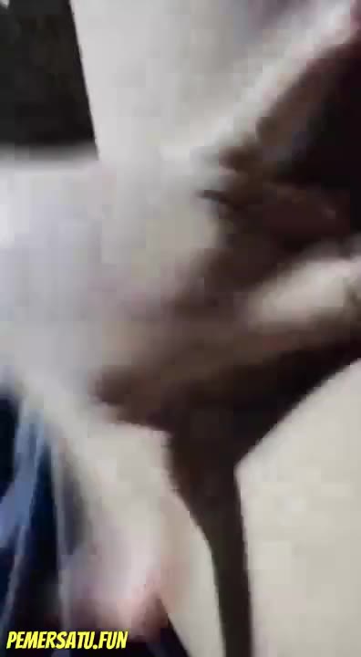 P1 Zelika ABG 18yo Malang Jilbab Suka Colmek Part