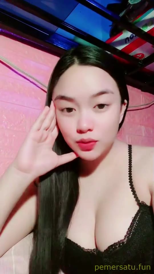 P20 Alexis Vivienn Tiktoker Cantik Mulus