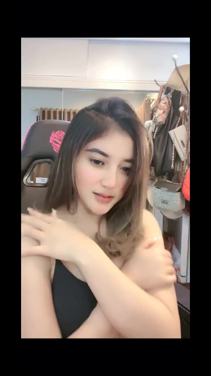 Tete Lidya Danira Host Tercantik Joged Belahan