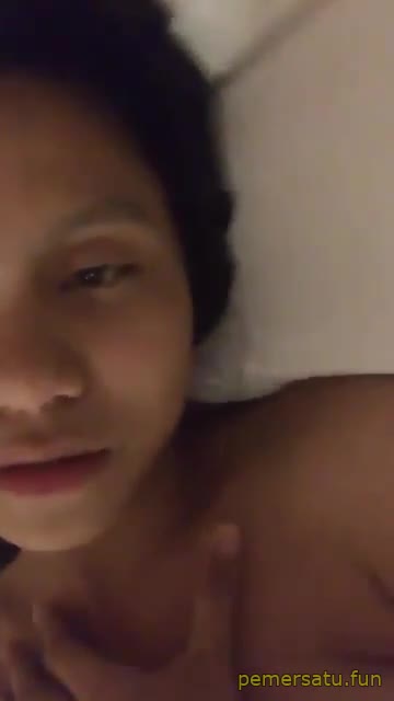 Meringis Abg Dientot