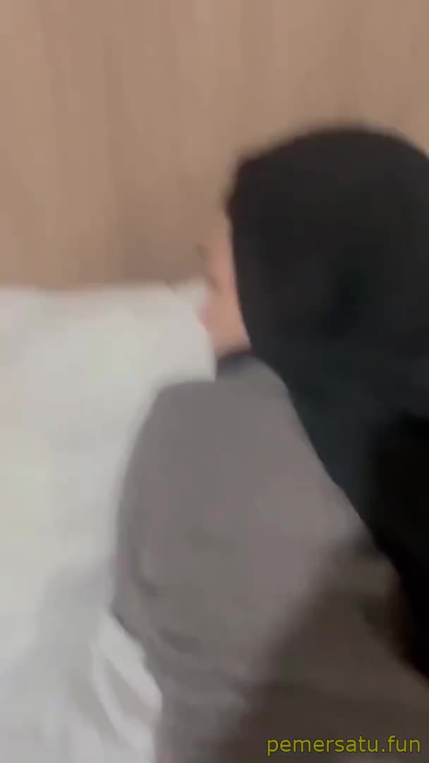  Bokep Porno ngewe jilbab bini temen