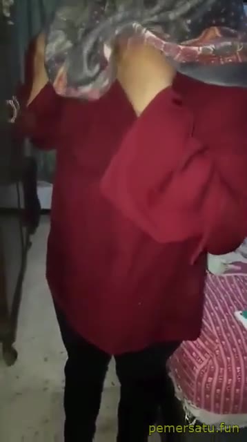 4o8s Mau Kondangan Salah Baju Merah Hijab Jilbab Remastetek Paizuri Nyusu Lingerie Pawg Ayamkampus Milf