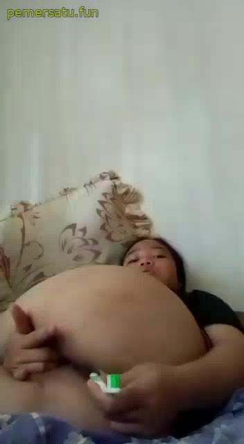 19 Viral Terbaru jilbab bocil montok colok memek becek 