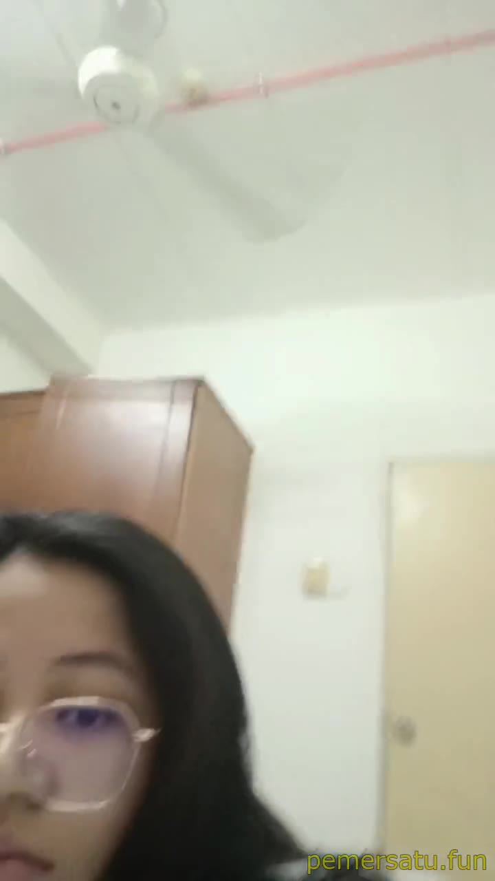 P1 Elfa 18yo Seragam Kacamata Cantik Putih Mulus