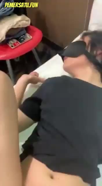 992) Bokeh Viral Bokep -- Ditutup Dulu Yah Matanya Dek Rasakan Kontol Abang(2023 06 25 03 03 58