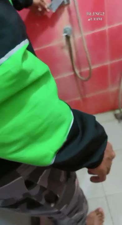 DoodStream Prank Ojol Ayang Benerin Kran Air -