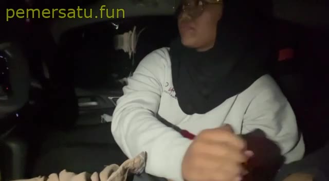 P30 Qiegersang Hijab Tobrut 19yo Doyan Kontol