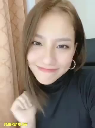 P1 Dara Cantik Suka Colok Memek Pink Becek Part