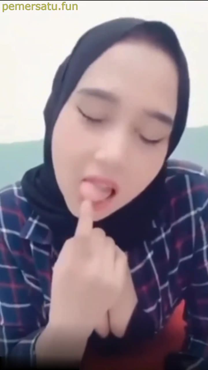P1 Kiki Hijab Abg 18yo Sange VIral