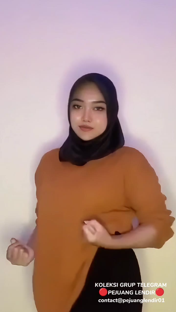P1 Renii Jilbab ABG 18yo Tiktoker Goyang Panas