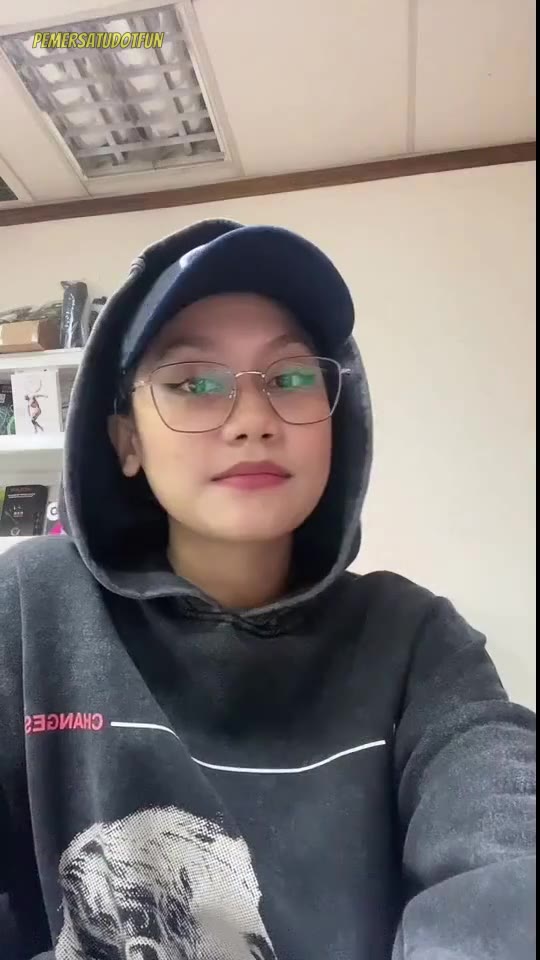 11) Koleksi Jilbab Tiktoker Syazlyn Colok Memek Output P1 (new