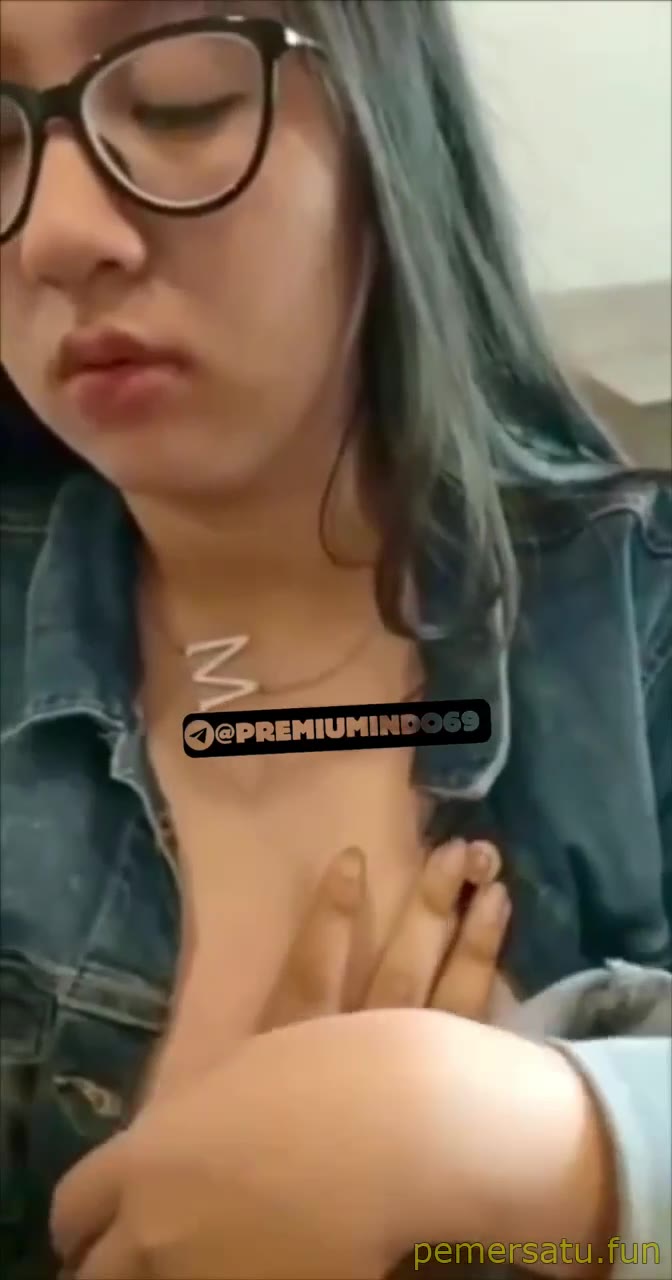 Video Viral Terbaru P2 Chindo Kacamata Mulus Dimaenin Pacar 2 PEMERSATUDOTFUN