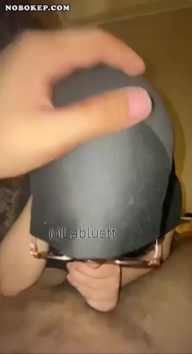 Dientot Bokep Indo Jilbab Toge Kacamata Imut