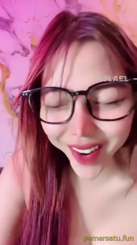 P1 JESLYN LIVE MULUS KACAMATA