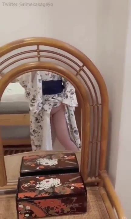 DoodStream Bisa-bisanya SAIZNEKO Pamerin M3k1nya Lewat Pantulan Cermin -