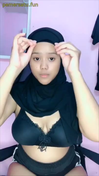  Porno Bokep hijab lugu tobrut montok
