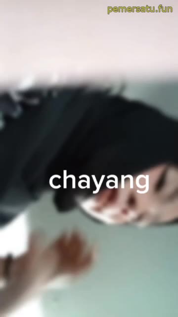 P8 Hijab Chayang Sepong Kontol Burik Bengkok